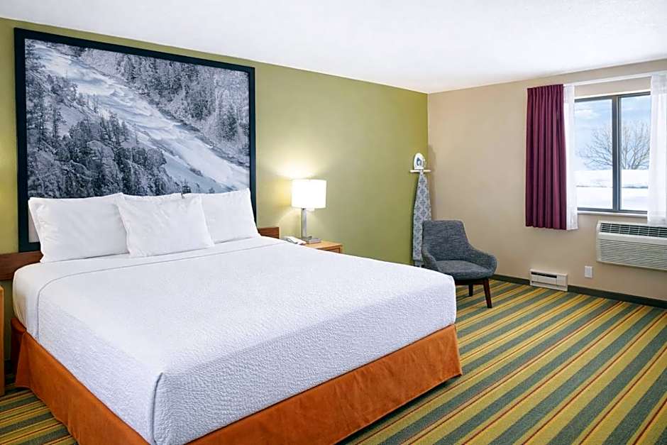 Foto 1 dari 4 — 1 King Bed, Accessible