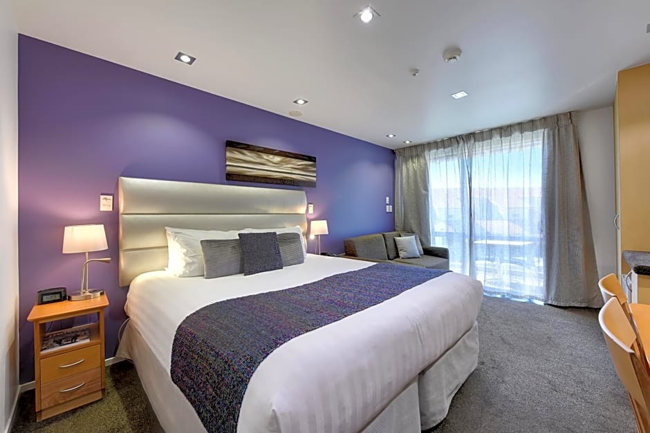 Trailways Hotel Nelson