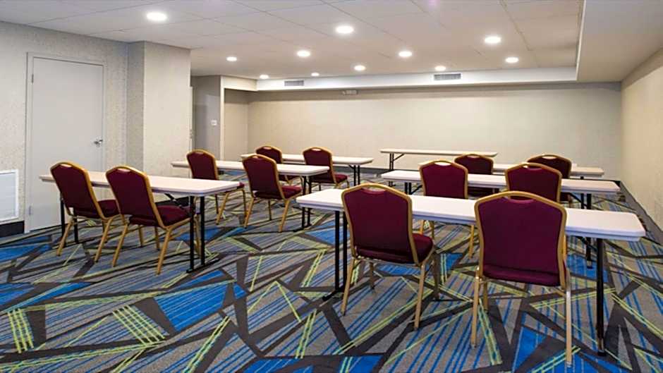 Holiday Inn Express Cincinnati West By IHG