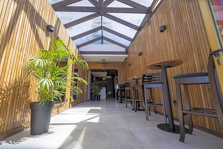 Nobile Hotel Montoya