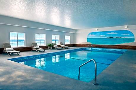Iron Mountain Inn & Suites MI US 2