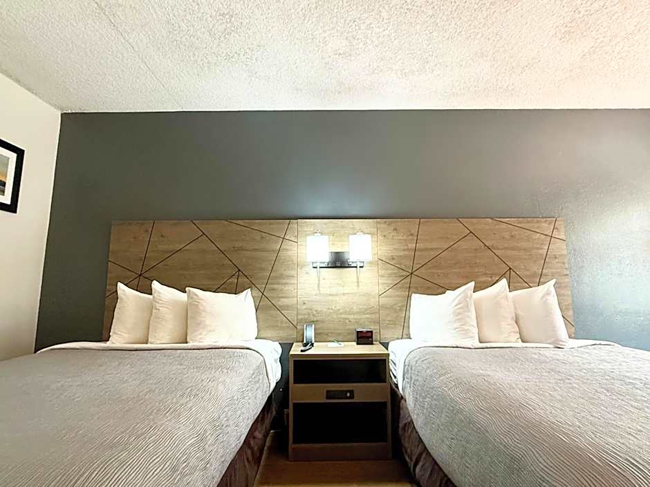 Quality Inn & Suites Greenville I-65