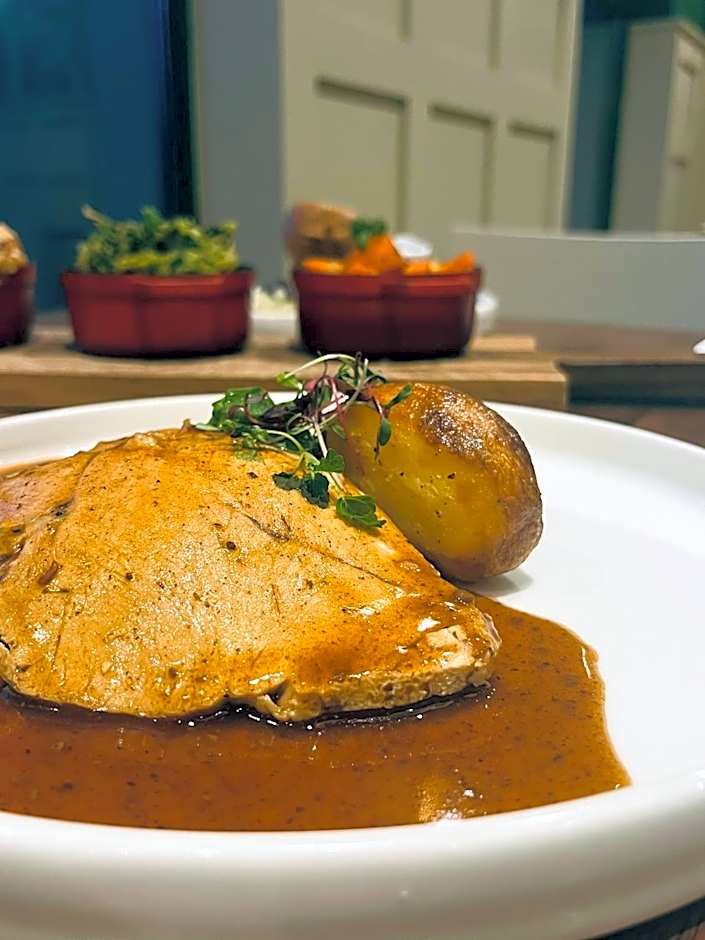 The Enniskillen Hotel and Motel