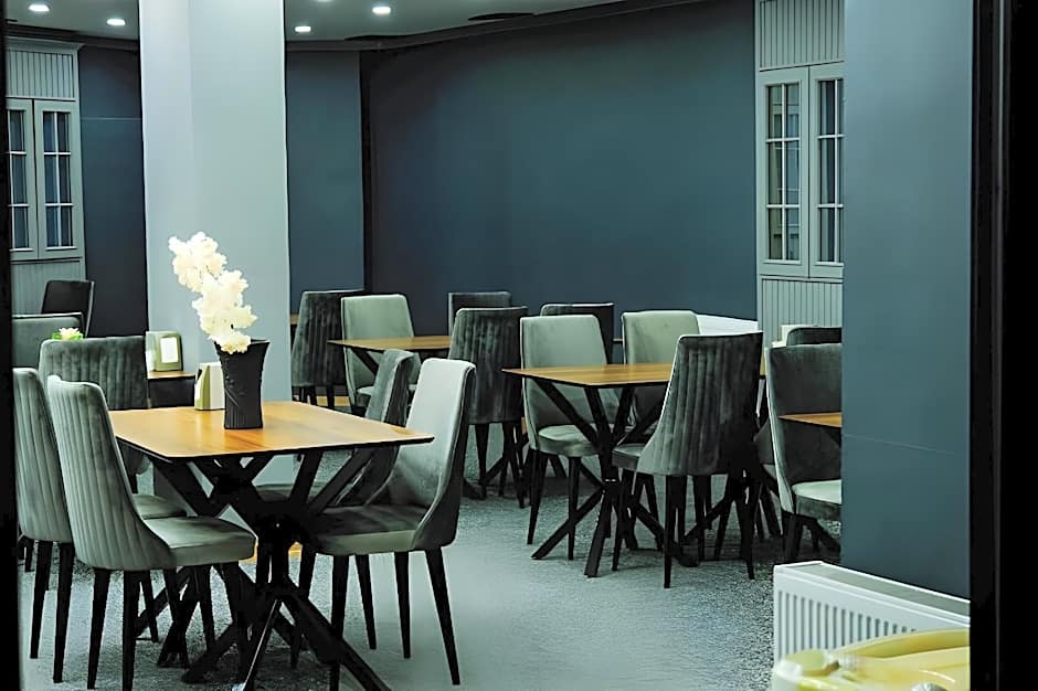 LoyalCity Hotel