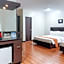 RedDoorz Plus @ Hotel Esse