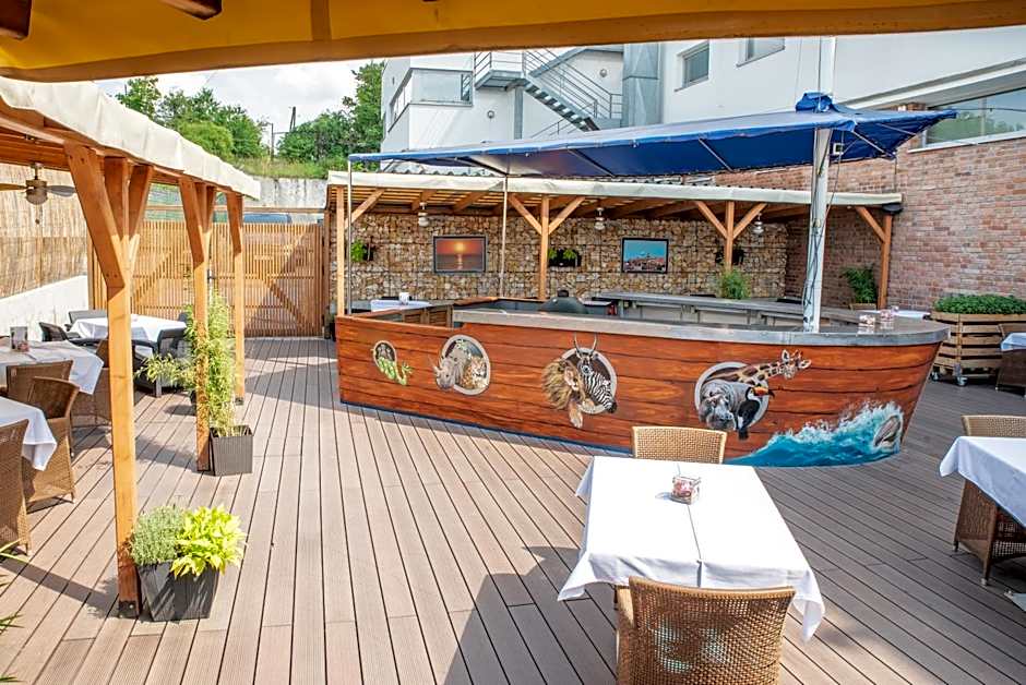 Restaurant & Design Hotel Noem Arch