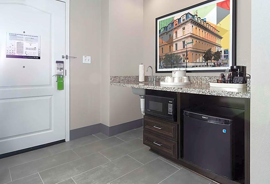 Hampton Inn By Hilton & Suites - Raleigh Downtown