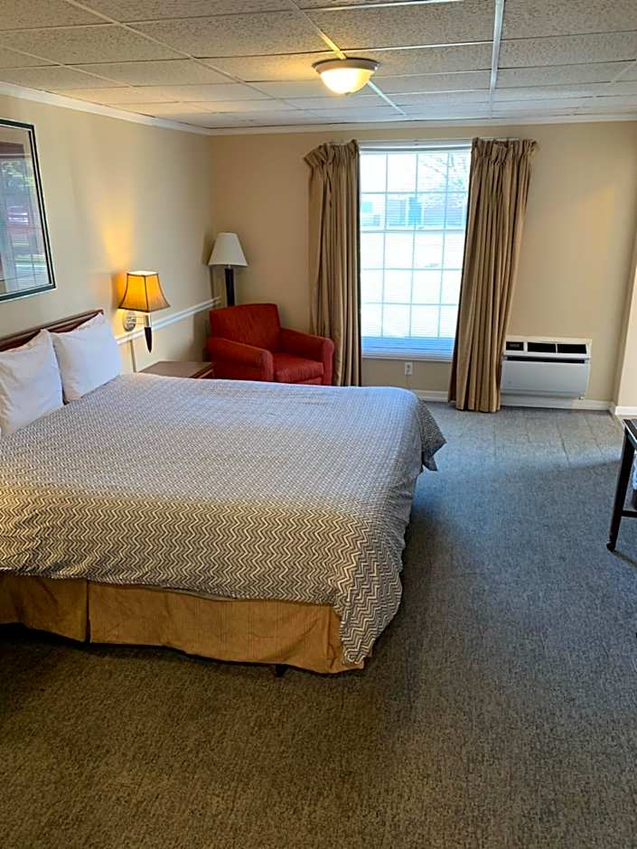 Rockford Alpine Inn & Suites