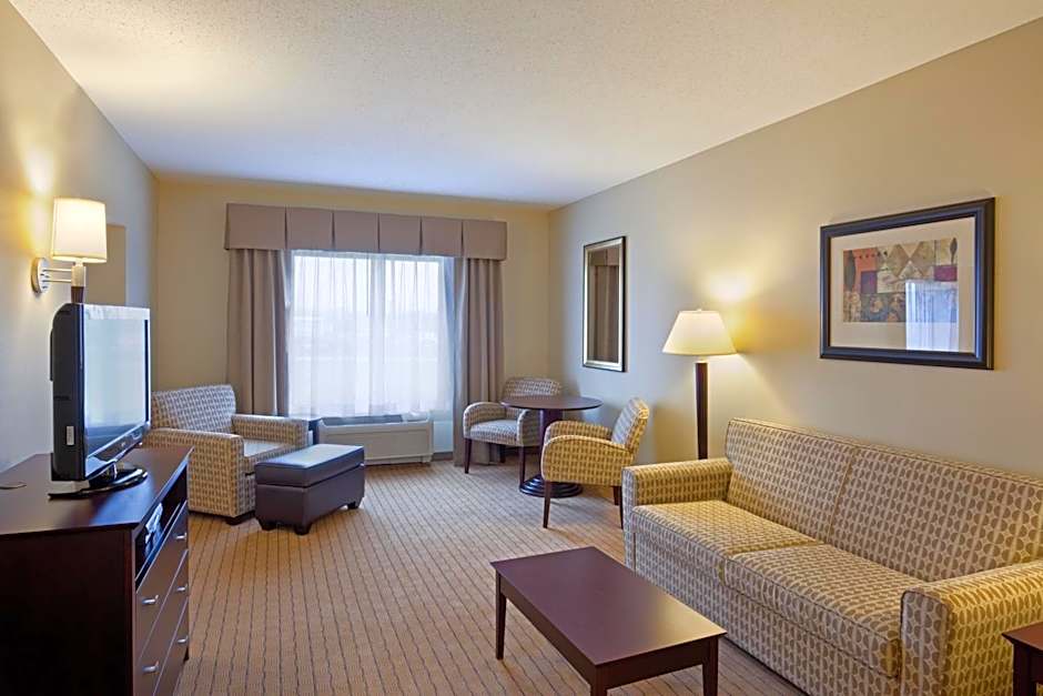 Holiday Inn Express & Suites Malone By IHG
