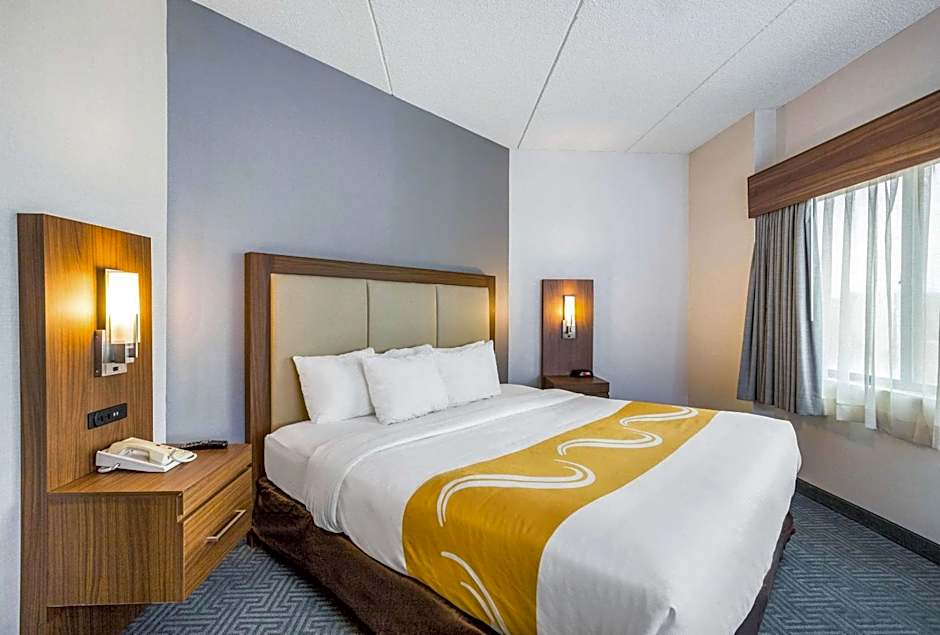Quality Suites Lansing