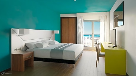 Triple Room with Sea View
