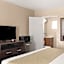 Travelodge by Wyndham Everett City Center