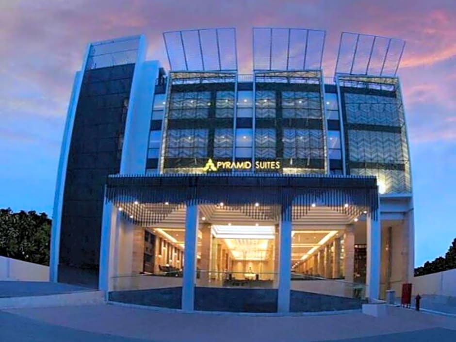 pyramid suites Hotel