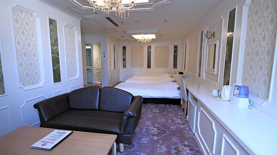 Royal Hotel Shinokubo