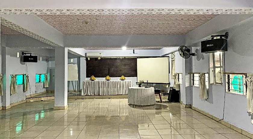 Hotel O Surya HotelNearTaman Anggrek Pkk Watansoppeng