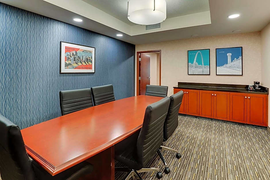 Drury Inn & Suites Arnold