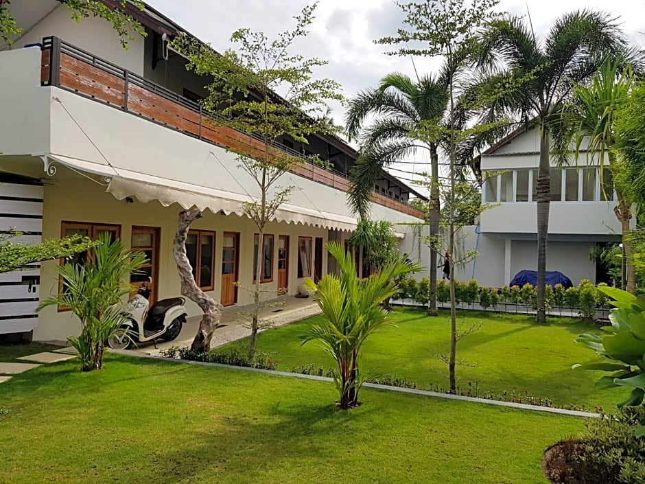 Roots Hotel Senggigi