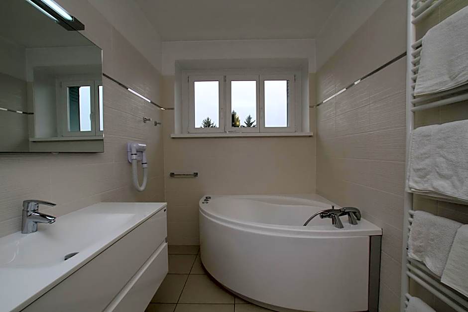 Logis Hotel Restaurant Spa Beau Site