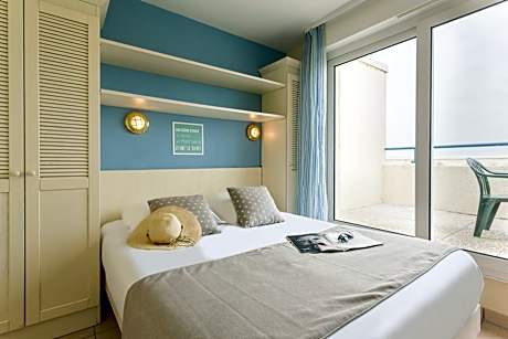 Two-Bedroom Apartment with Balcony (6 People) - Sea View