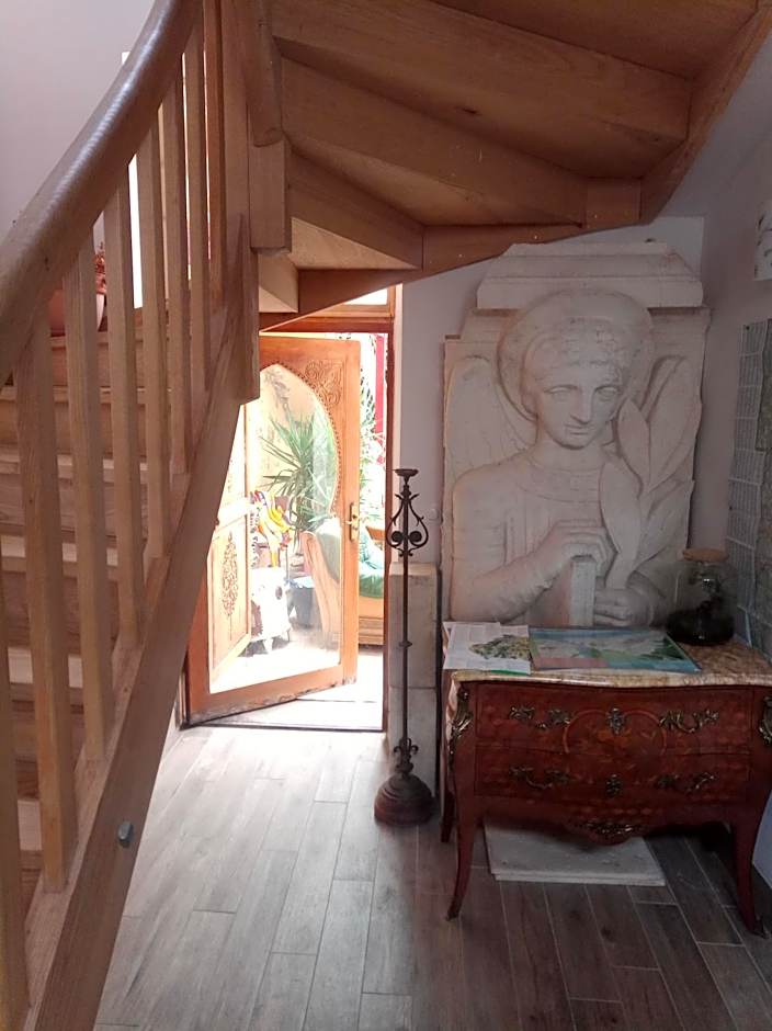 Le couvent des Capucines - Dortoir vélo Via Rhona - Les petites Féés