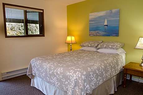 Queen Room with Patio