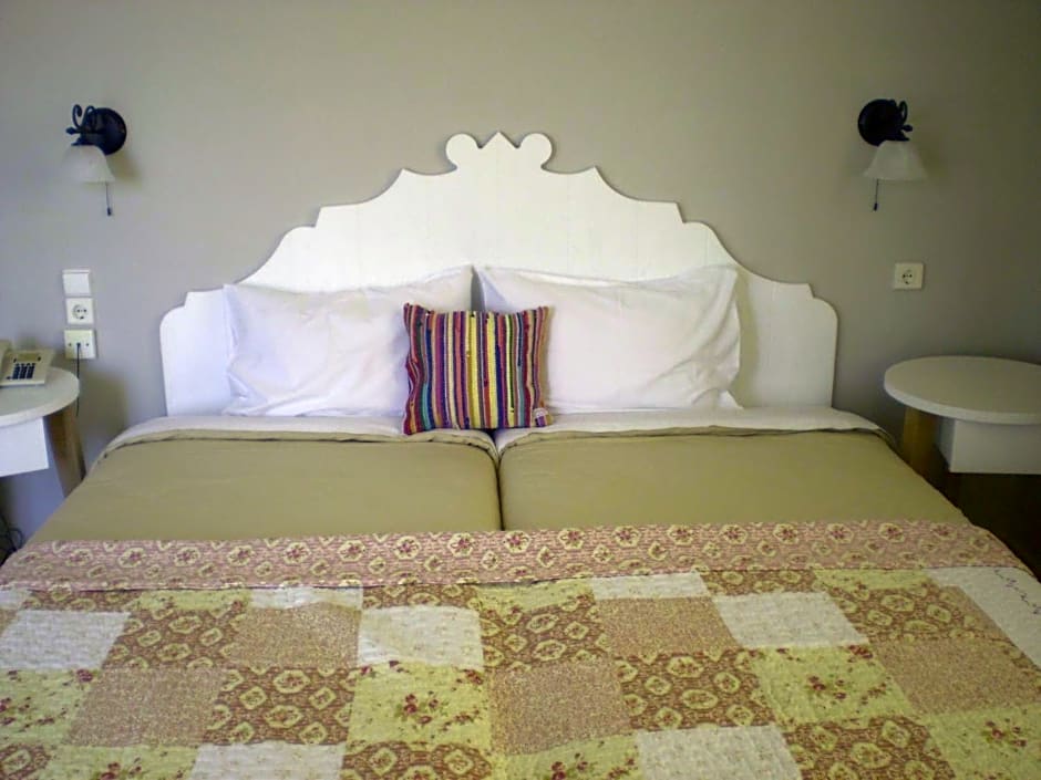 7 Brothers Hotel – Poros, 