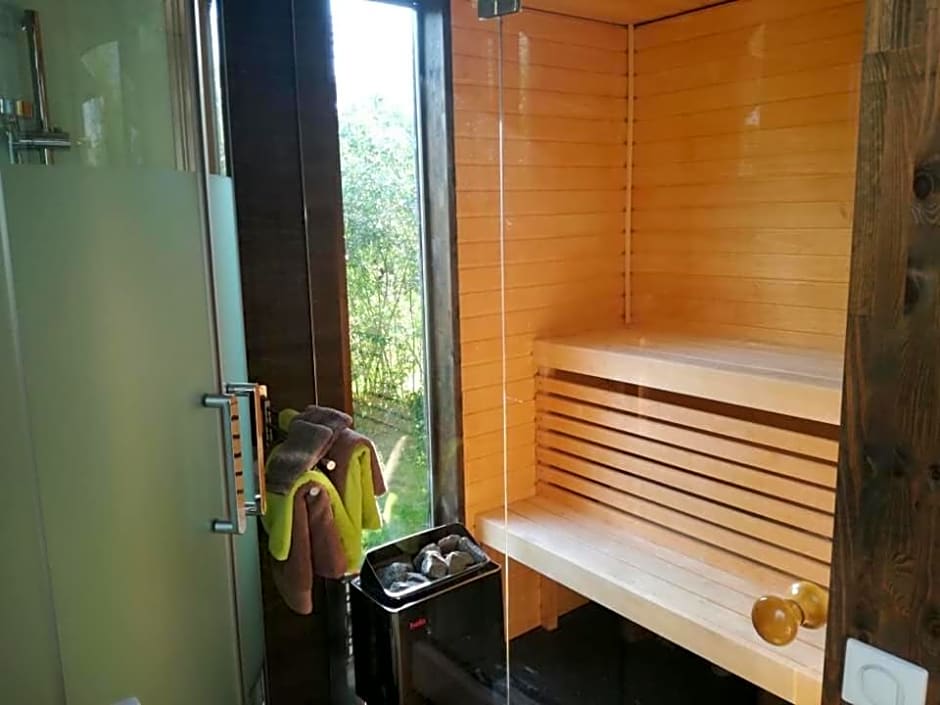 Les nuits insolites de la mothe - hébergement en bulle ou tiny house avec spa privatif