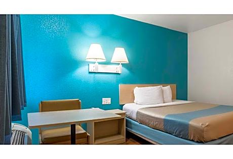 2 Full Beds | Non-Smoking