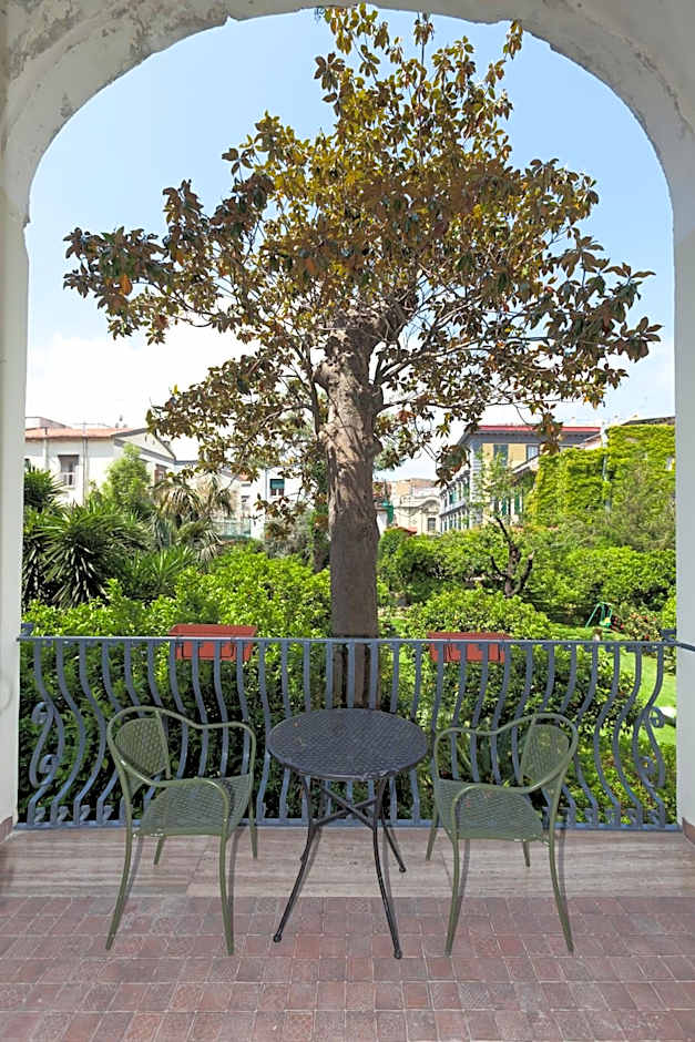 The Bellini House by House In Naples