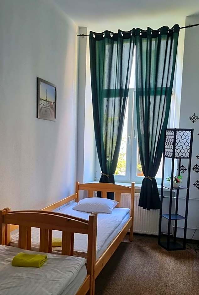 Green Cat Rooms