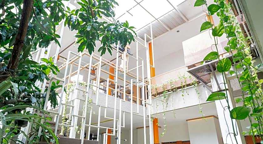 RedDoorz Syariah near Transmart MX Malang