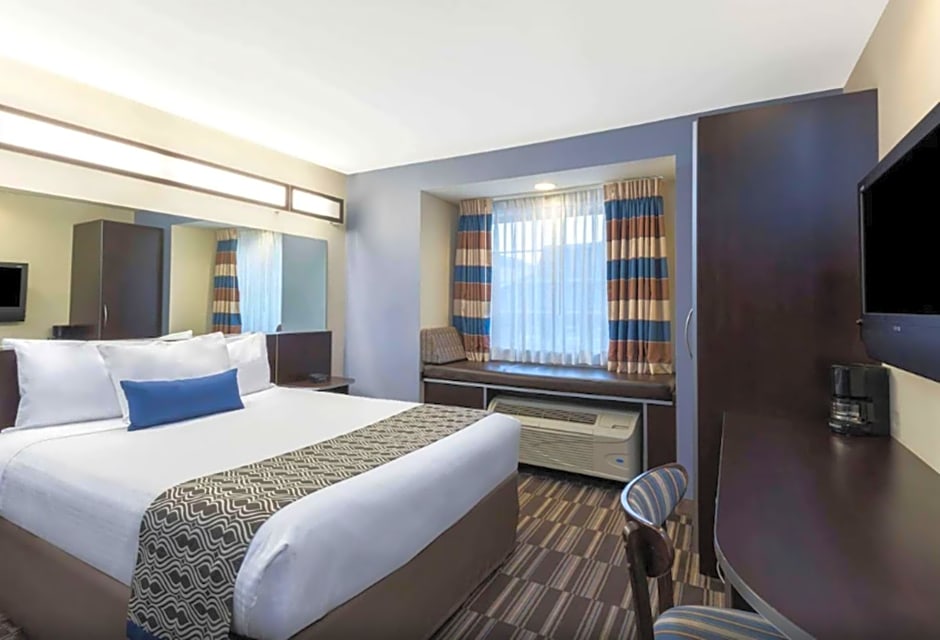 Microtel Inn & Suites by Wyndham Baton Rouge Airport