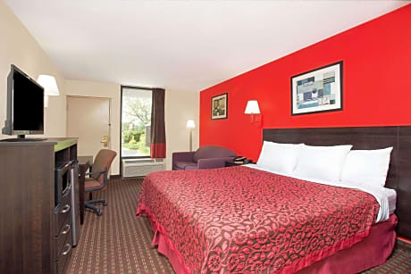 1 King Bed Non-Smoking