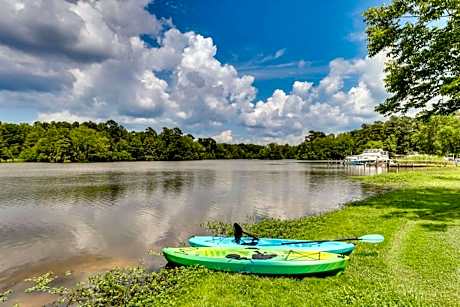 Bells Marina & Fishing Resort - Santee Lake Marion by I95 - Family Adventure, Pets on Request!