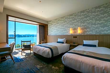 Deluxe Twin Room with Extra Bed