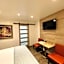 Casa Blanca Inn & Suites Whittier