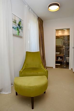 Deluxe Double Room with Shower