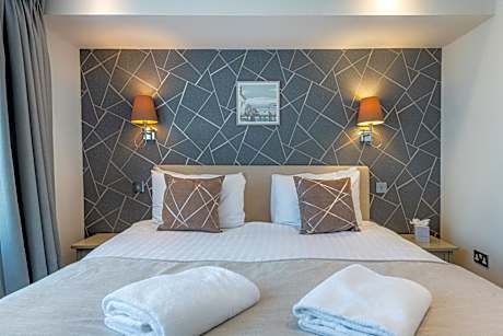 Superior One-Bedroom Apartment