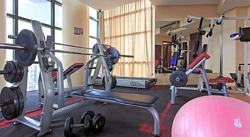 Sarrosa International Hotel And Residential Suites