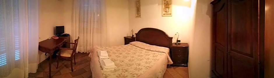 Photo 1 of 4 of Triple Room