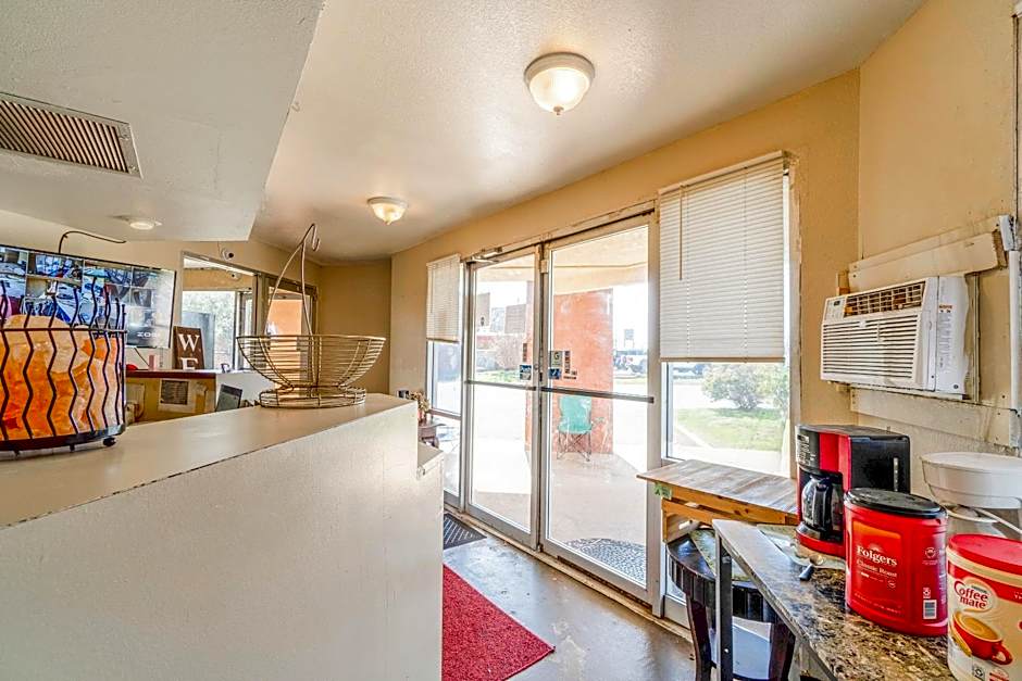 Castle Inn & Suites By OYO Chickasha