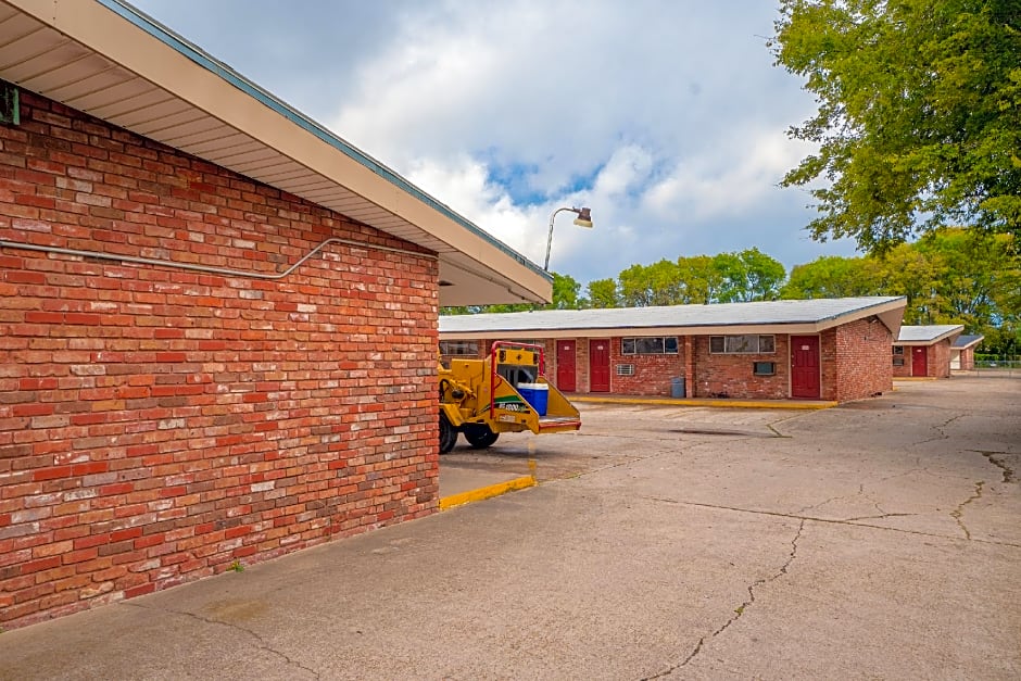 Town & Country Motel Bossier City by OYO