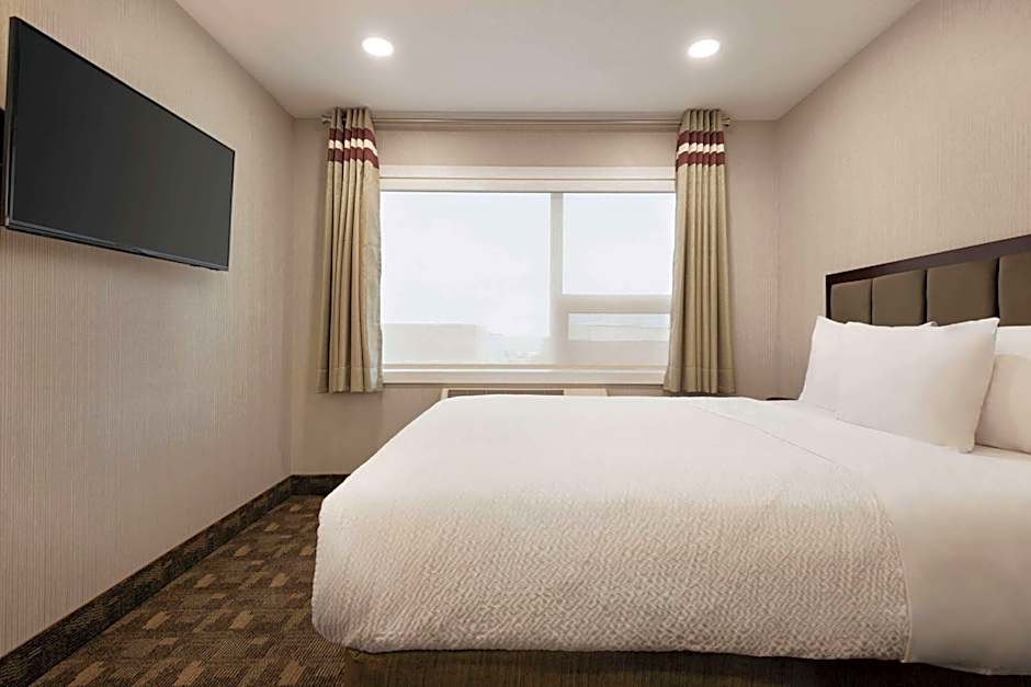 Days Inn by Wyndham Wainwright