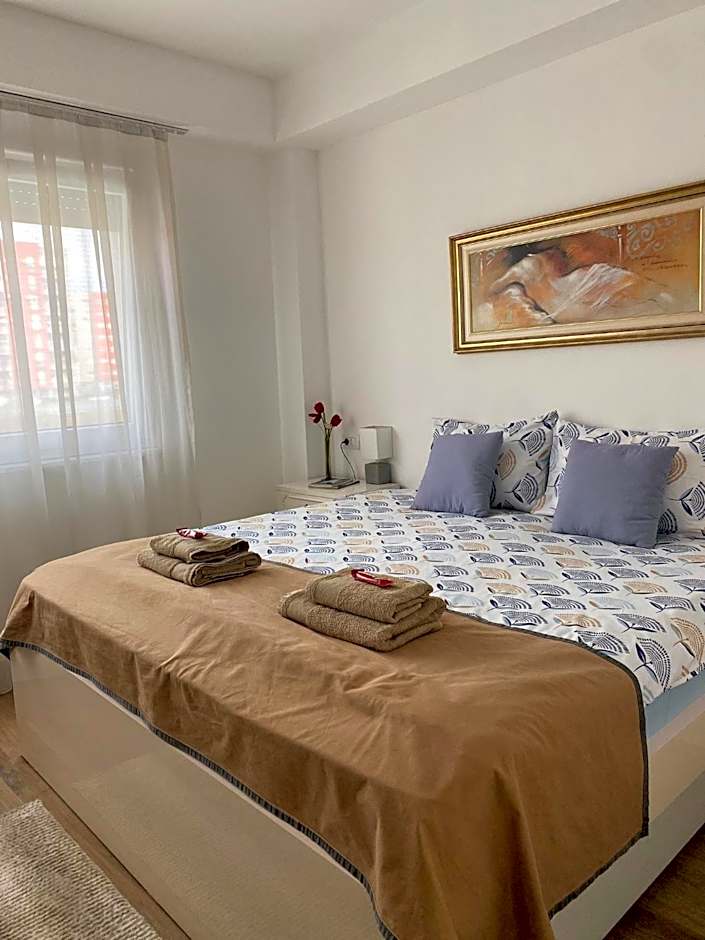 Foxxy Luxury Apartments