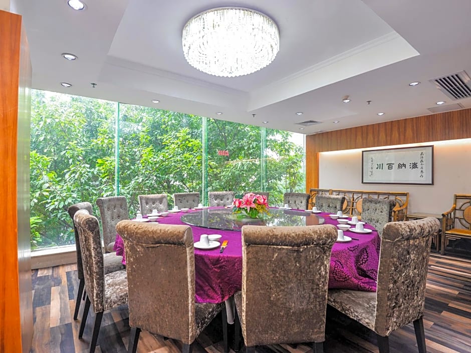 New World Hotel