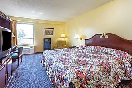 Deluxe King Room - Non-Smoking