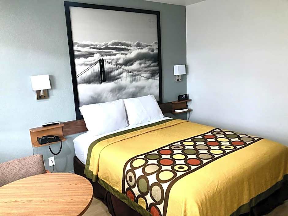 Super 8 by Wyndham Fort Bragg