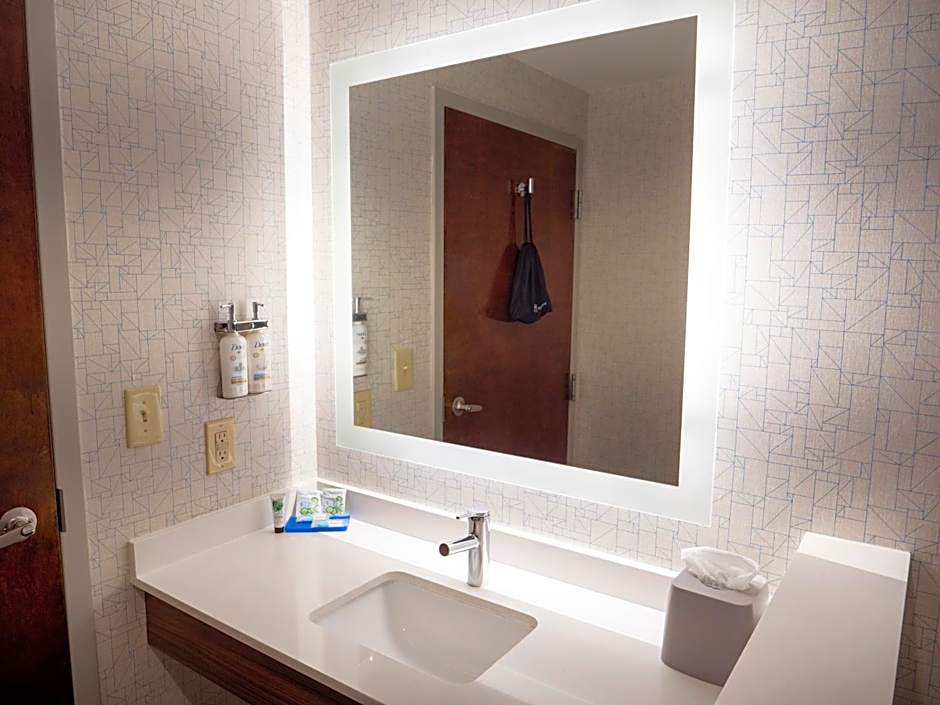 Holiday Inn Express & Suites Greenville Airport By IHG