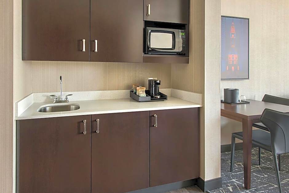Courtyard by Marriott Philadelphia South at The Navy Yard