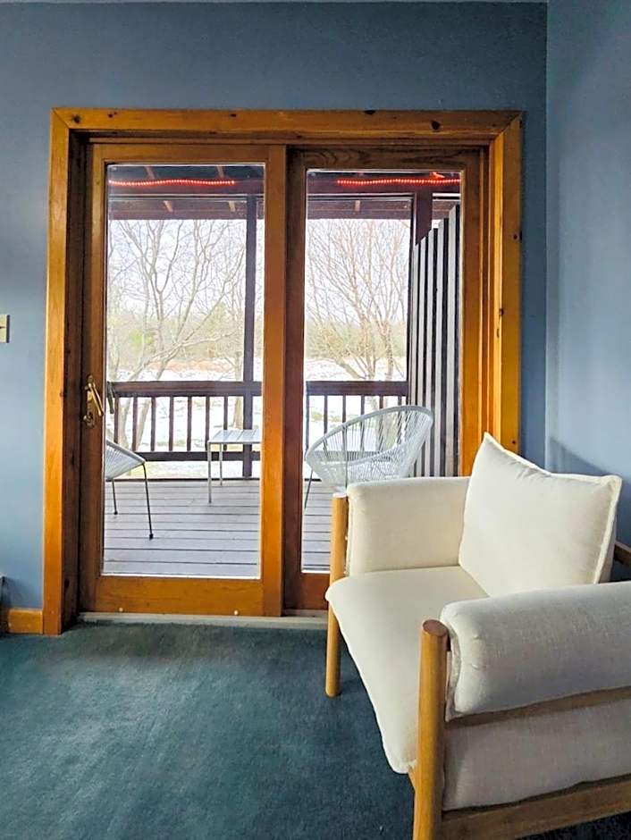 Point Au Roche Lodge